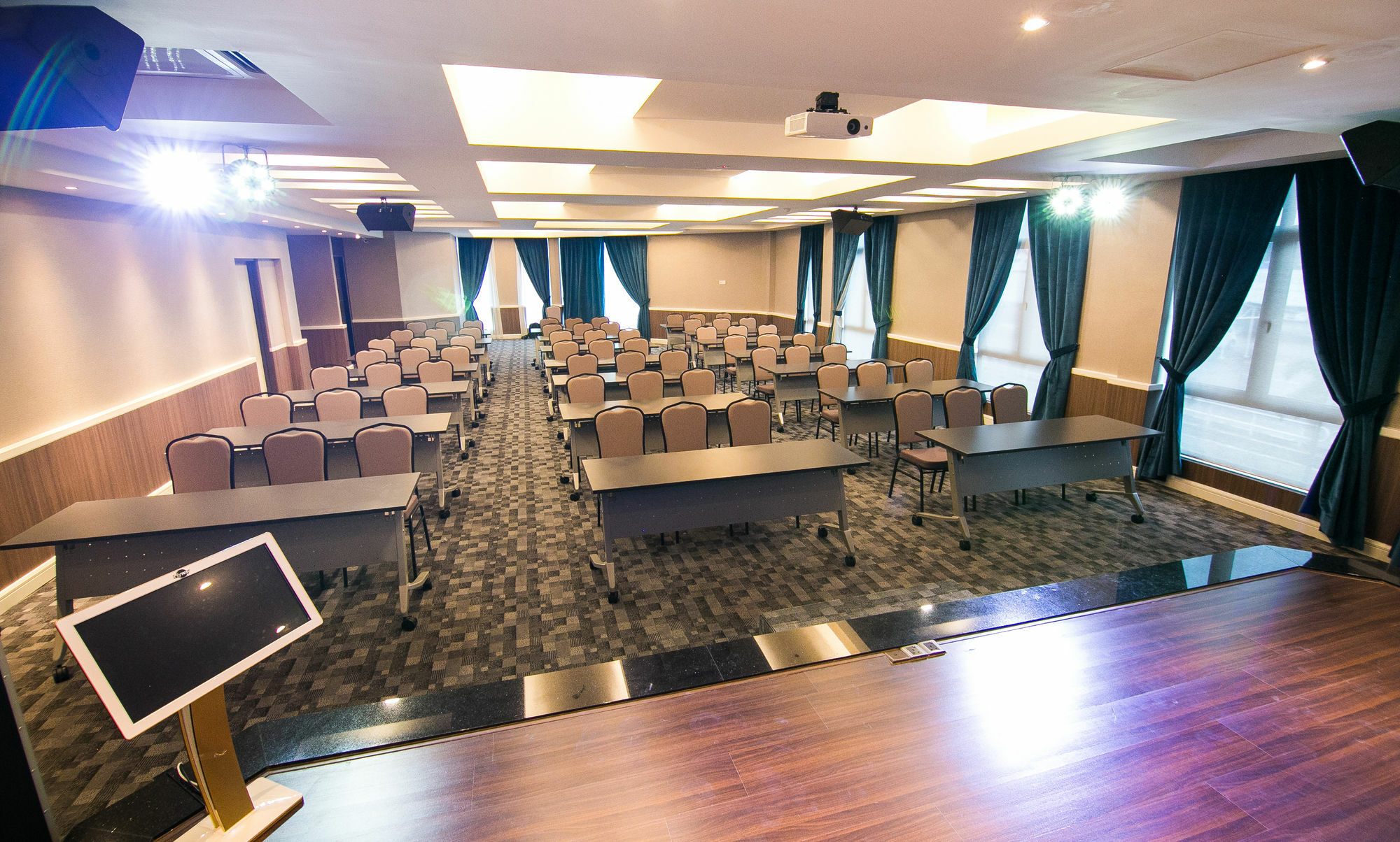 Indra Hotel - Boutique Suites Ipoh Kültér fotó