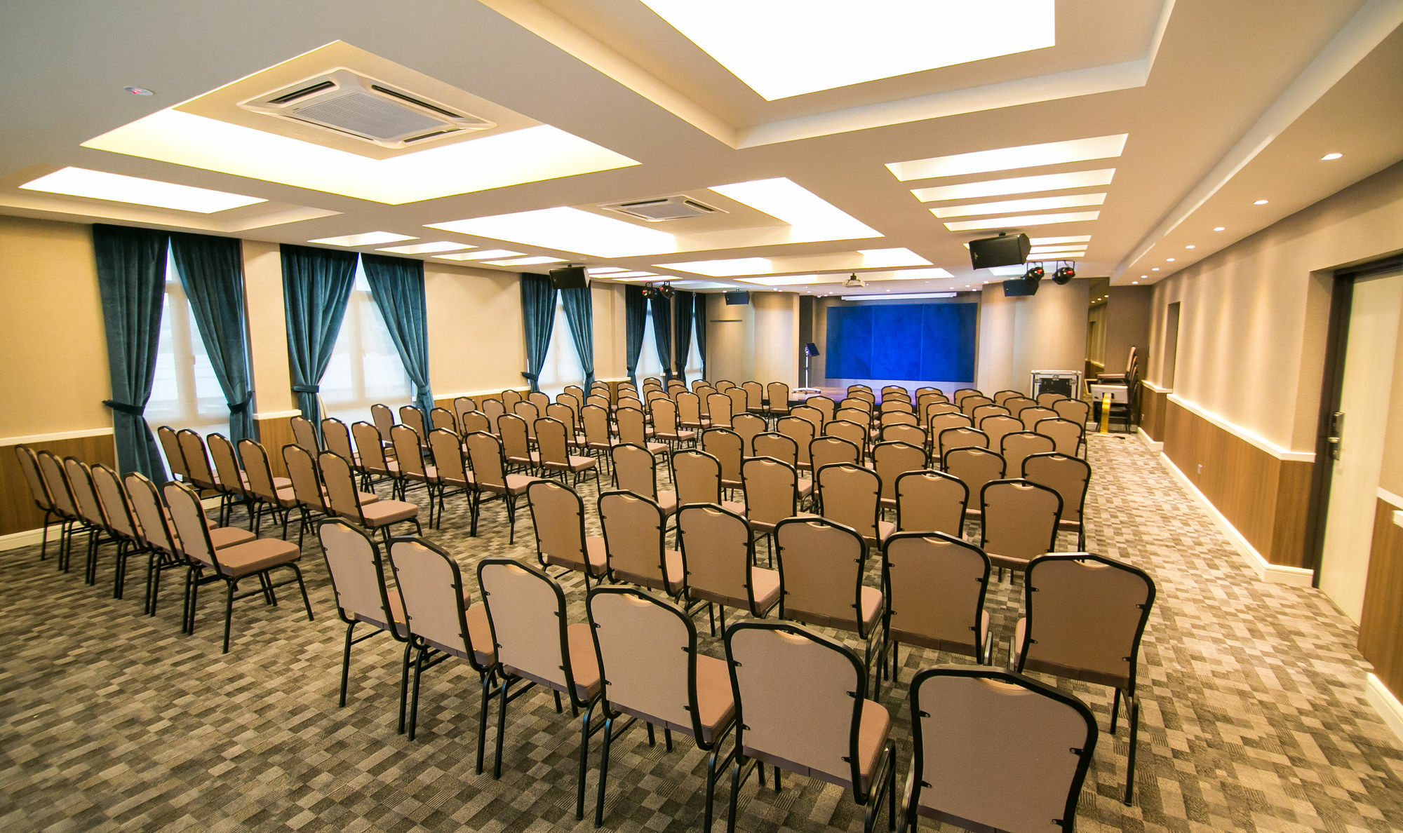 Indra Hotel - Boutique Suites Ipoh Kültér fotó